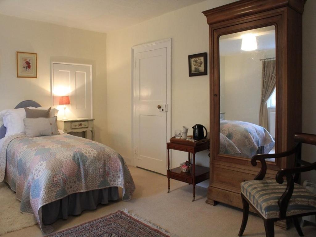 Church Farmhouse B & B Kennett Habitación foto